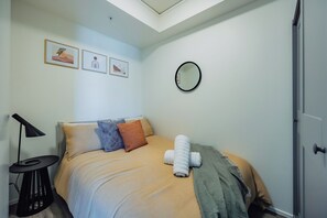 1 多间卧室、熨斗/熨衣板、WiFi、床单