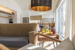 Télévision, jeux vidéo, espaces bureaux