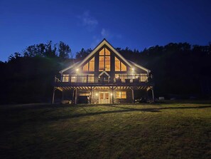 Exterior - Mountain Chalet w/ Lake Access + Views,  Fireplace Deck, Sleeps 8 Stoneham Me (Stoneham)