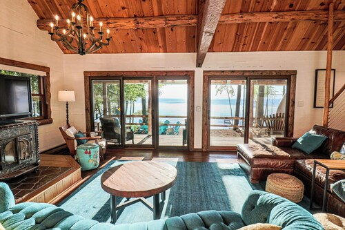 Relax, Unwind on Grand Traverse Bay at Blue Calm