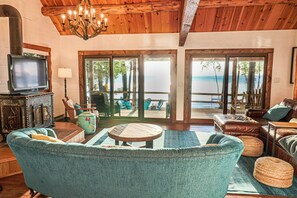 Smart TV, reproductor de DVD y libros 