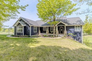 Exterior - Spacious Private home for 14 at Blue Valley (Traverse City)