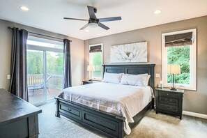 5 bedrooms, iron/ironing board, WiFi, bed sheets - Spacious Private home for 14 at Blue Valley (Traverse City)