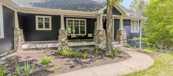 Spacious Private home for 14 at Blue Valley