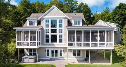 Dreamy Northern Michigan Escape, Chateau Sunrise