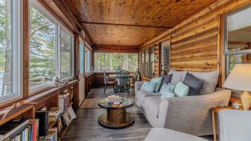 Téléviseur connecté, livres