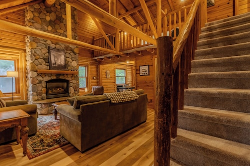 Your Cozy Up North Escape - Nestled Ducks