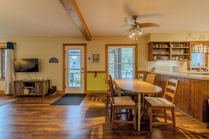 Dining - Firefly Cottage, Peace Between Glen Arbor & Empire (Empire Twp)