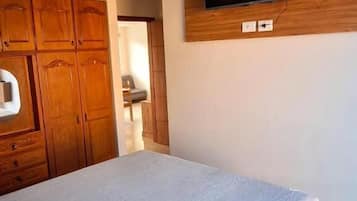 Comfort-Apartment, Balkon, Blick auf den Innenhof | Verdunkelungsvorhänge, Bügeleisen/Bügelbrett, kostenloses WLAN