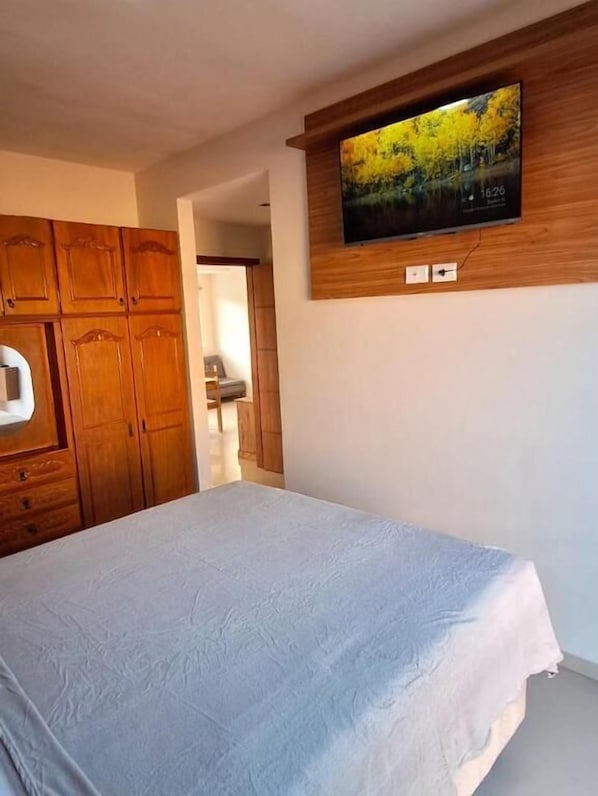 Comfort-Apartment, Balkon, Blick auf den Innenhof | Verdunkelungsvorhänge, Bügeleisen/Bügelbrett, kostenloses WLAN