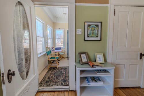 Wilce Cottage Your Cozy Empire Getaway