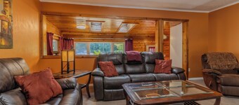 Halcyon House - Unbeatable location and comfort!