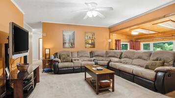 Smart TV, DVD player, table tennis, books
