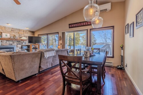Skyline Cottage – Charming Lake Leelanau Getaway