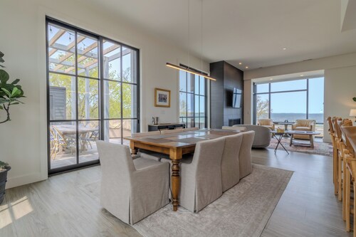 Riverview 401 at the heart of Downtown TC