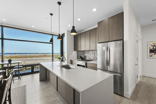 Riverview 401 at the heart of Downtown TC