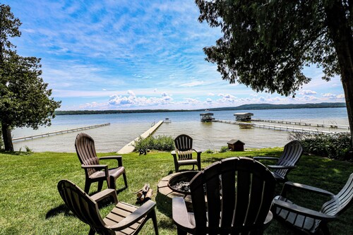 Memo's Treasure on beautiful Lake Leelanau