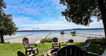 Memo's Treasure on beautiful Lake Leelanau