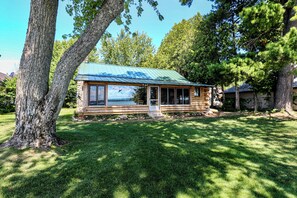 Exterior - Memo's Treasure on beautiful Lake Leelanau (Cedar)