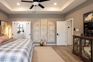 Bügeleisen/Bügelbrett, Reisekinderbett, kostenloses WLAN, Bettwäsche