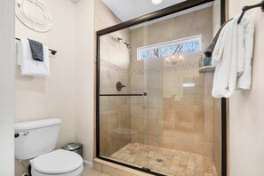 Shower, hair dryer, towels, shampoo - Walk to Ice Plant, Hot Tub, BBQ, Games, Comfy Beds (St. Augustine)