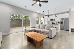 Living area - Modern East Austin Home – Walk to Downtown! (Austin)