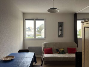 Interior - 115 - Studio, in a waterfront residence in Sables-D'or-Les-Pins (SABLES D OR LES PINS)