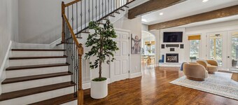 Lake Front Luxury Retreat Utilities Included