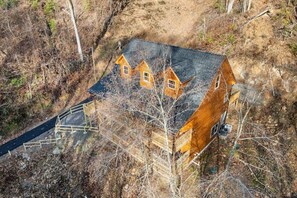 Exterior - Timberline Haven Gatlinburg Cabin (Gatlinburg)