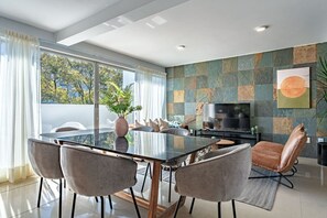 Dining - Terrace Living and Views in Iconic Roma Norte (Mexico City)