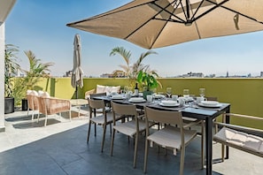 Outdoor dining - Terrace Living and Views in Iconic Roma Norte (Mexico City)