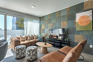 TV - Terrace Living and Views in Iconic Roma Norte (Mexico City)