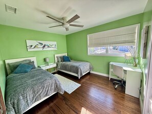4 bedrooms, desk, iron/ironing board, free WiFi