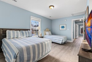 4 bedrooms, iron/ironing board, free WiFi, bed sheets - Captains Cabin Too | 5-Min Walk to Beach • Easy Coastal Living (North Myrtle Beach)