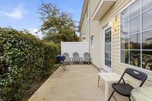 Terrace/patio - Captains Cabin Too | 5-Min Walk to Beach • Easy Coastal Living (North Myrtle Beach)
