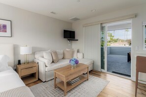 1 bedroom, iron/ironing board, free WiFi, bed sheets - Unmatched in Pacific Beach! Parking, AC, Outdoor Deck + Fire Pit (San Diego)