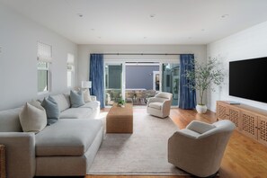 Smart TV - Ocean Views | SFR | Hot Tub | AC | Fire Pit (San Diego)