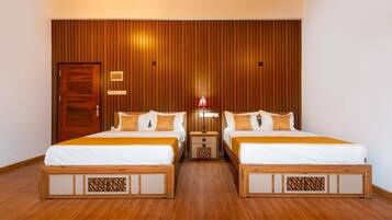 Familjerum - utsikt mot trädgården