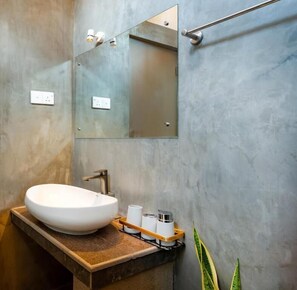 Family Room, Garden View | Bathroom - Talpe Paradise (Galle)