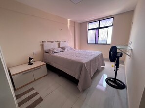 Ferros/tábuas de passar roupa, Wi-Fi, roupa de cama