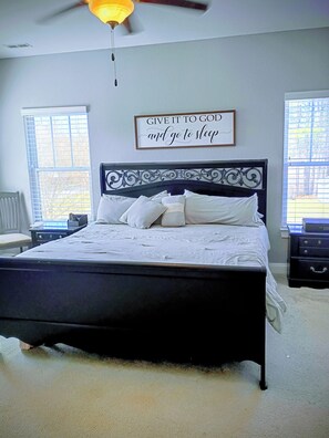 5 bedrooms, iron/ironing board, WiFi