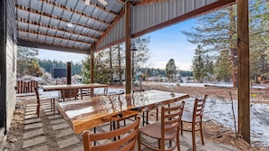 Outdoor dining - Yurt 2 - The Gold Miner (Boise County)