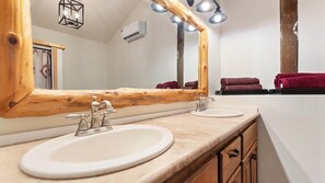 Towels - Yurt 2 - The Gold Miner (Boise County)