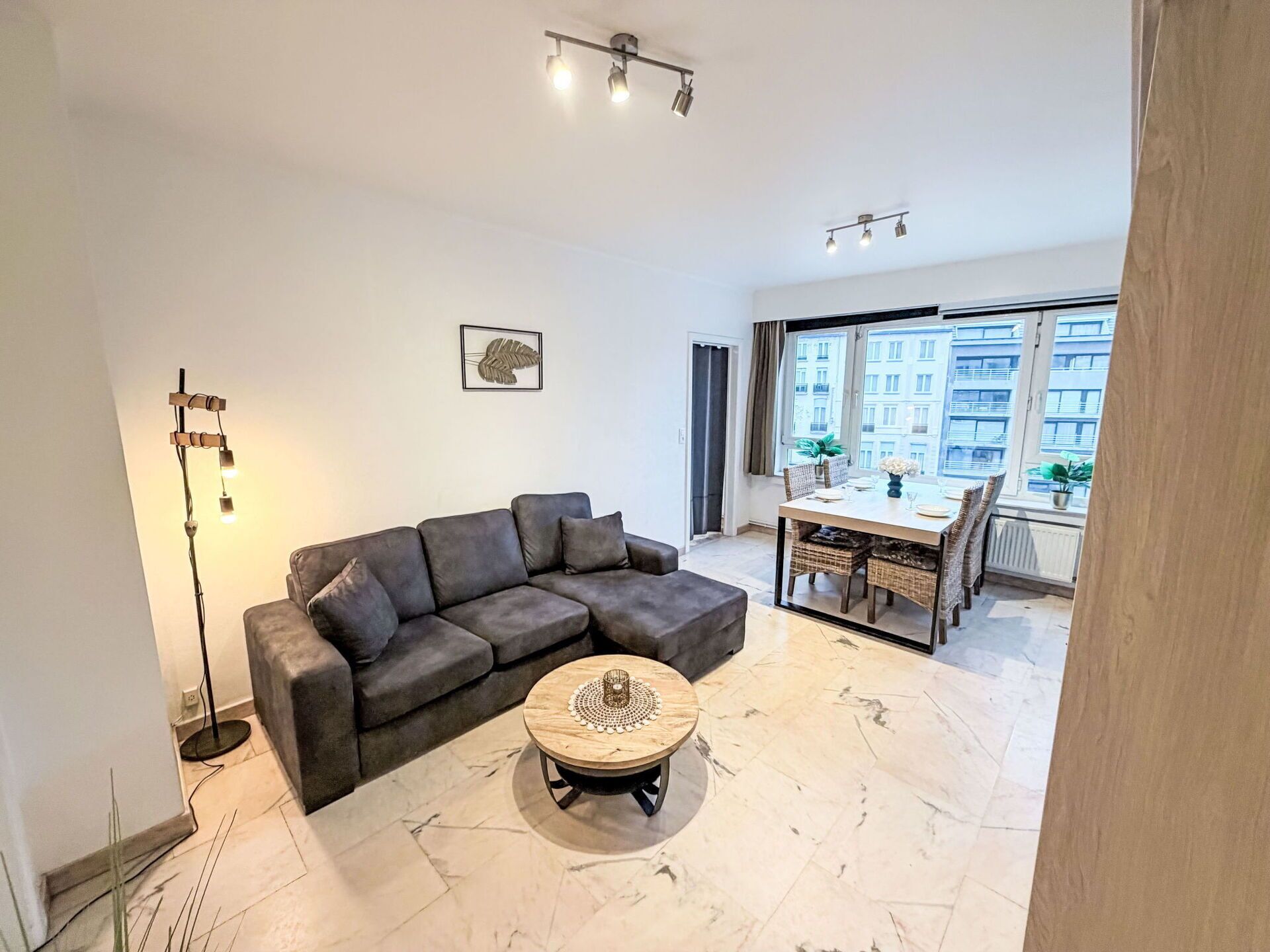 Möbel, Interior Design, Flooring, Couch, Decke, Holz, Fussboden, Zimmer, Wohnung, Wohnzimmer