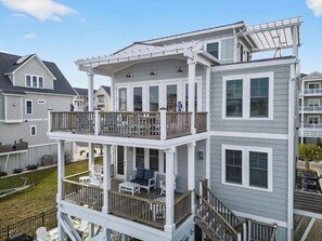 Terrace/patio - Endless Summer by Brunswick Vacation Rentals w/ Pool, Hot Tub & Walk To Beach (Ocean Isle Beach)
