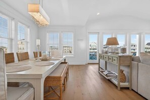Dining - Endless Summer by Brunswick Vacation Rentals w/ Pool, Hot Tub & Walk To Beach (Ocean Isle Beach)