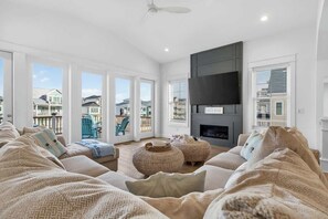 Smart TV, offices - Endless Summer by Brunswick Vacation Rentals w/ Pool, Hot Tub & Walk To Beach (Ocean Isle Beach)
