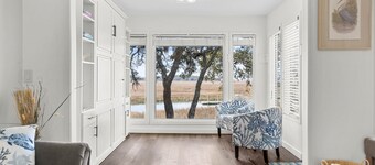 2BR 2.5BA Marsh views Amenity Access