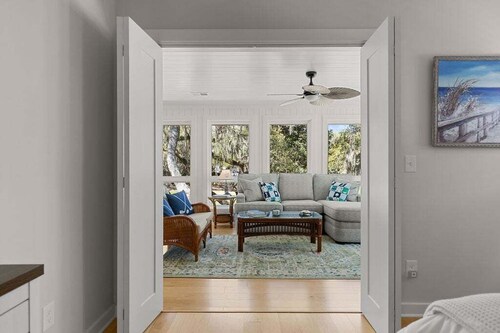 3 BR/2 Ba Sunroom  Amenity Access Golf Views