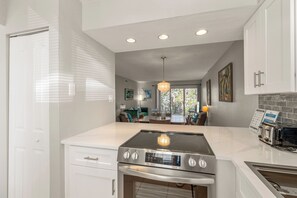 Fridge, microwave, oven, stovetop - Some Like It Hot at Runaway Bay 148 (Bradenton Beach)